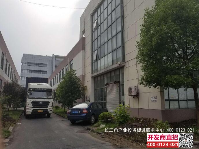 G2331 松江区大港镇光华路 1798平方米单层火车头式厂房出售 